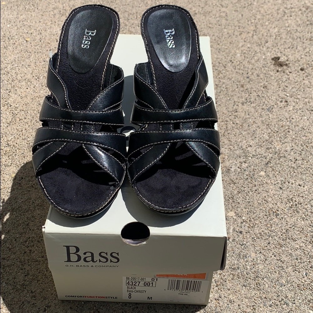 Bass heels size 8M